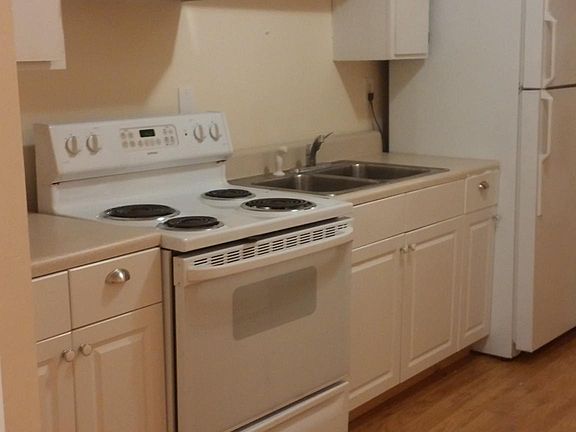 3rd image of 2004 Rosewood Ave APT A