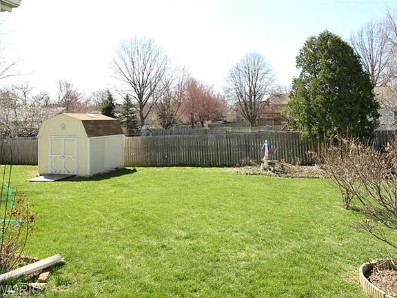 4th image of 1415 Sherry Dr