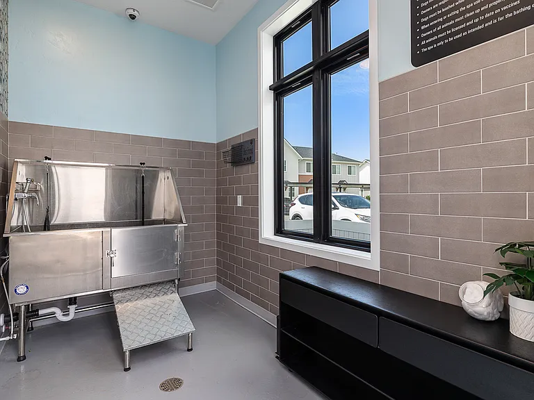 Olivia Apartments — Photo 40