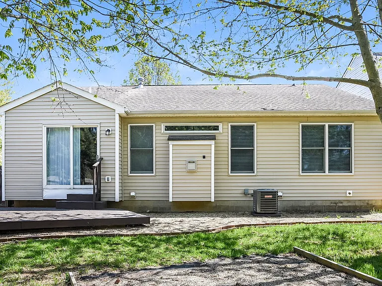 6693 Laburnum Dr — Photo 16