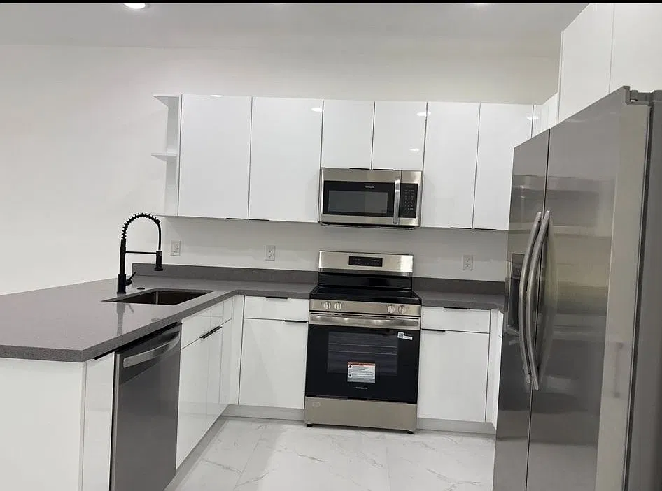 3 bed, 1200 sqft, $1,780 — Photo 2