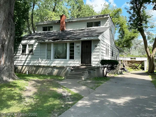 17228 Chapel St, Detroit, MI 48219