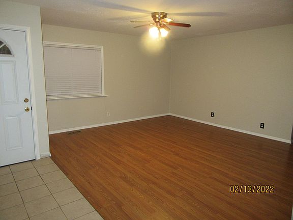 3rd image of 24917 Carlos Bee Blvd