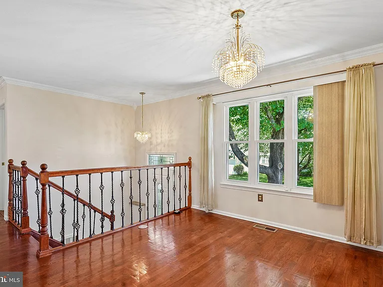 2313 Westport Ln — Photo 3