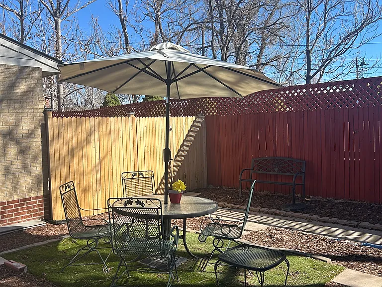 4926 Hooker St — Photo 25