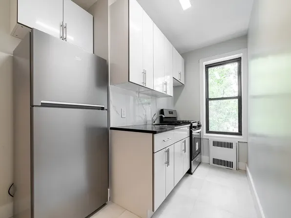 7714 Bay Parkway image 1 of 10