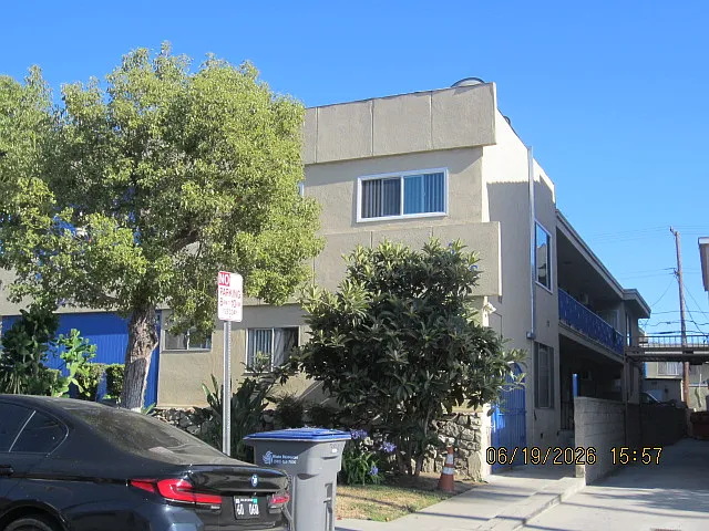 346 W Lomita Ave — Photo 10