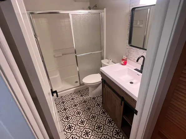 225 W Johnson St APT 2A, Palatine, IL 60067