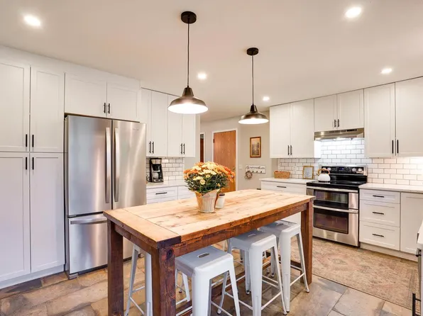 505 Wild Plum Drive, Deforest, WI 53532