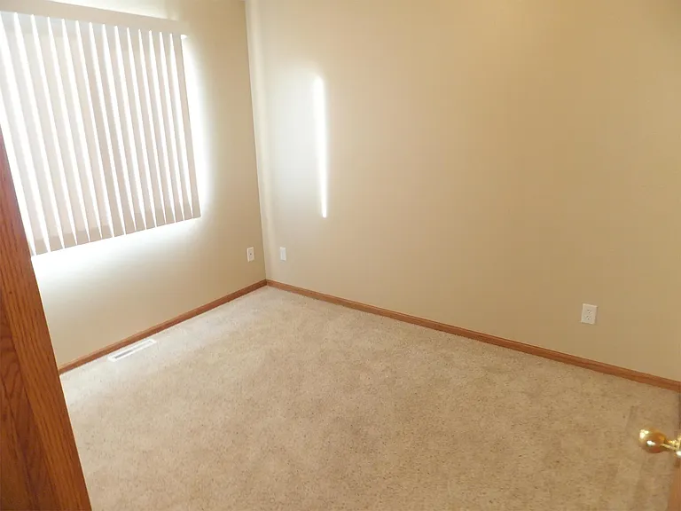 8430 Sage Dr — Photo 4