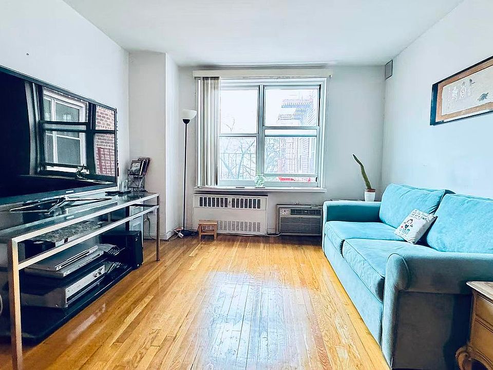 1st image of 14205 Roosevelt Ave APT 539