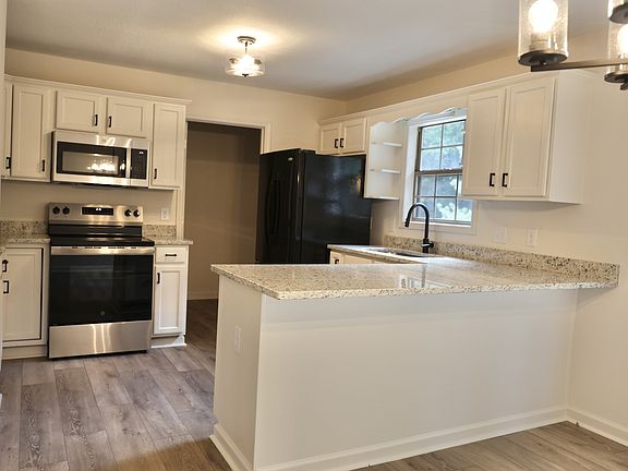 5th image of 438 Cyprus Ct