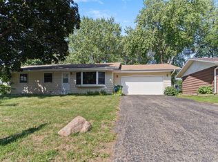 700 McCallum Dr, New Brighton, MN 55112
