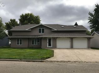 425 2nd St NW, Mayville, ND 58257