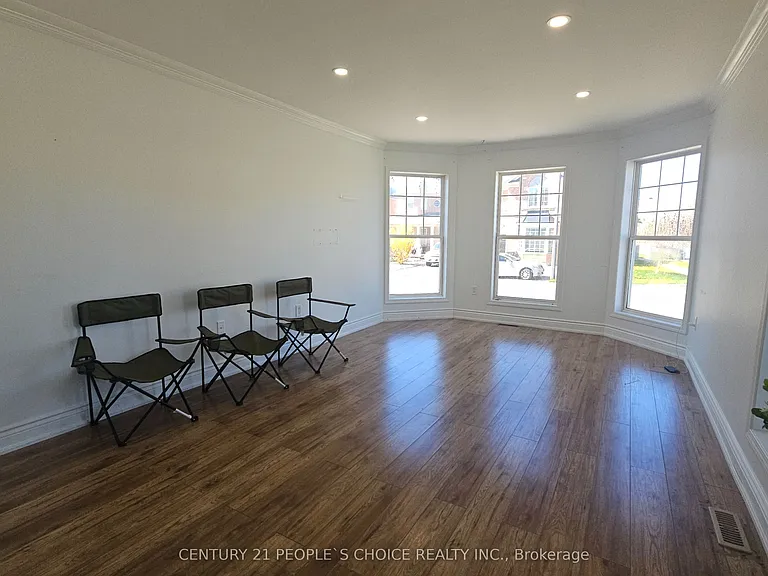 918 McNair Cir — Photo 5