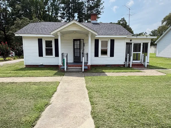 311 E 2nd St, Kenly, NC 27542