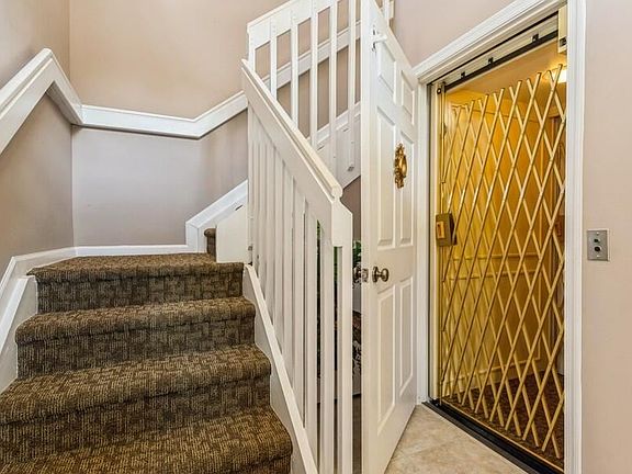 3rd image of 12474 Crystal Pointe Dr Unit 201