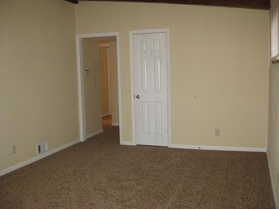 4th image of 3535 S Euclid Ave