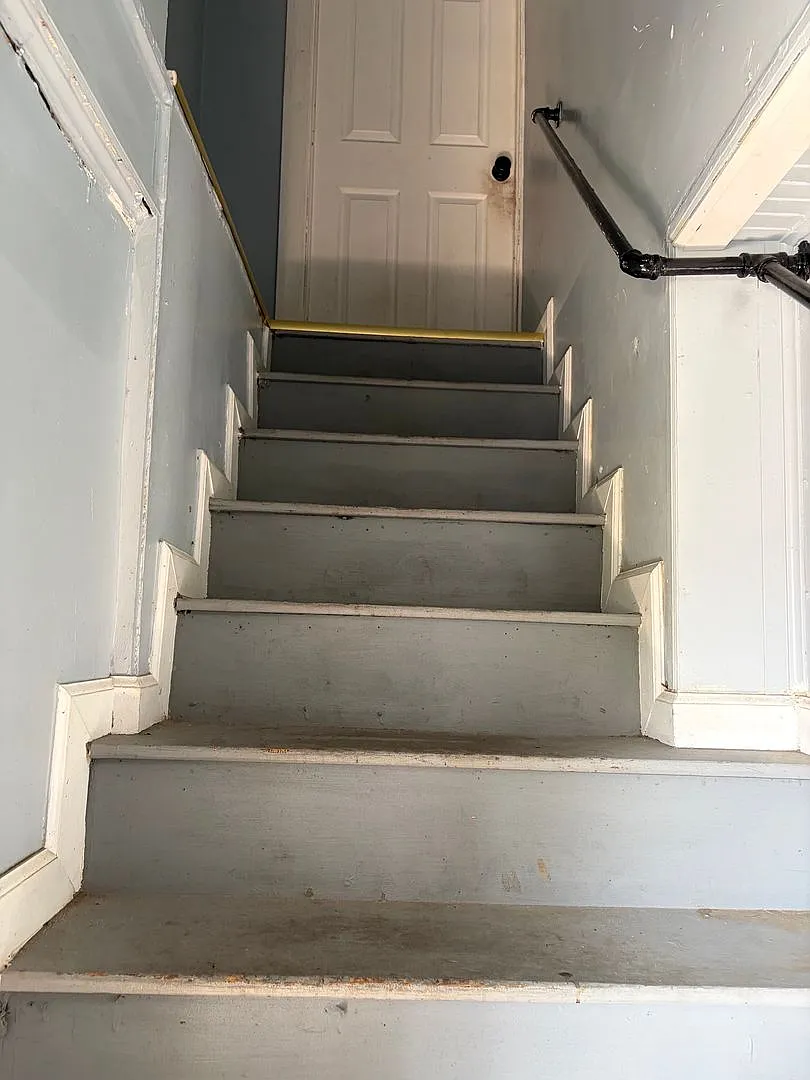 11 Cloverdale Avenue — Photo 3