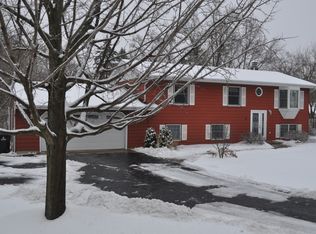 104 Chillems Dr, Spring Grove, IL 60081