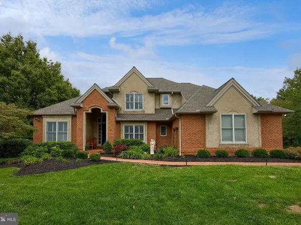 1367 Beaconfield Ln, Lancaster, PA 17601