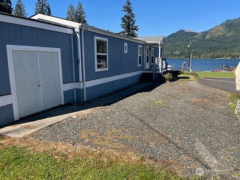 5th image of 316 W Lake Samish Drive #35