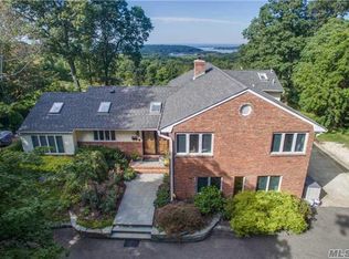 16 Barbara Ct, Centerport, NY 11740