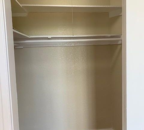 4th image of 325 S Avenue 20
