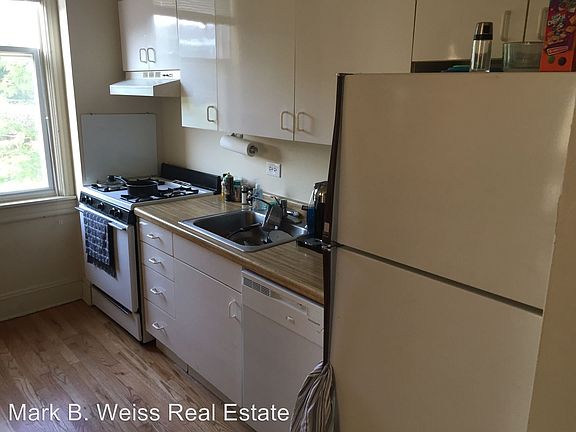 2nd image of 1155 W Dickens Ave APT 3W