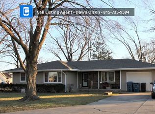 801 W Pleasant St, Watseka, IL 60970