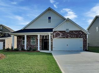 846 Lantern Mill Cir, Lawrenceville, GA 30045