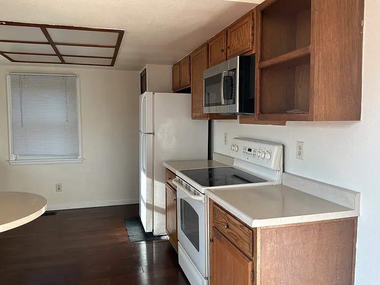 7730 Gibralter Dr — Photo 4
