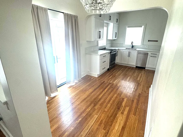 Dining Room leading into Kitchen
