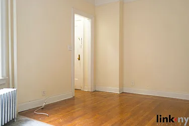 Rented by Link NY Realty