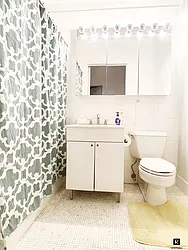 Rented by R New York