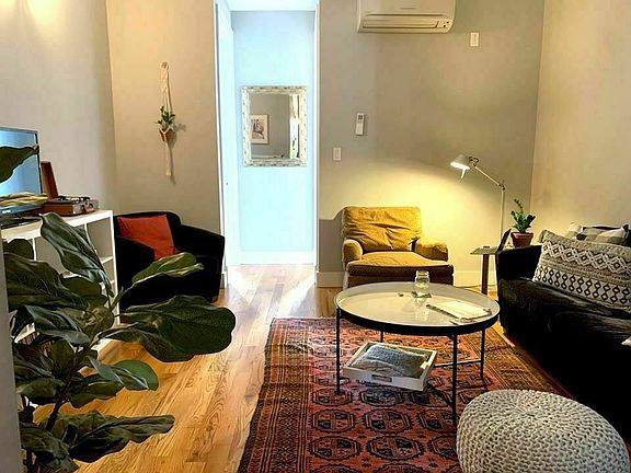 4th image of 209 Irving Ave APT 2L