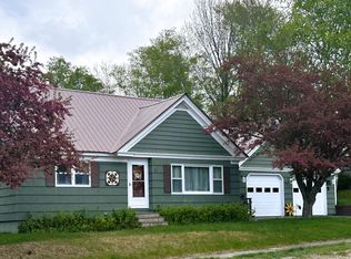 29 Connecticut Ave, Millinocket, ME 04462