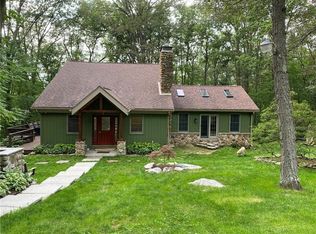 210 Horse Shoe Bend Rd, Acme, PA 15610