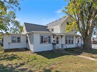 630 W Poplar St, Rogers, AR 72756