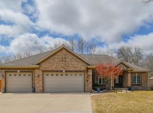 1193 Folkestone Dr, Green Bay, WI 54313