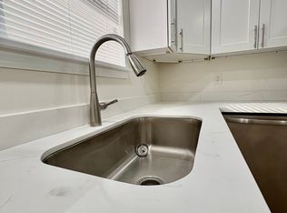 5977 S Front St, New Orleans, LA 70115