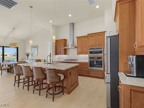 3rd image of 2816 NW 46th Ave