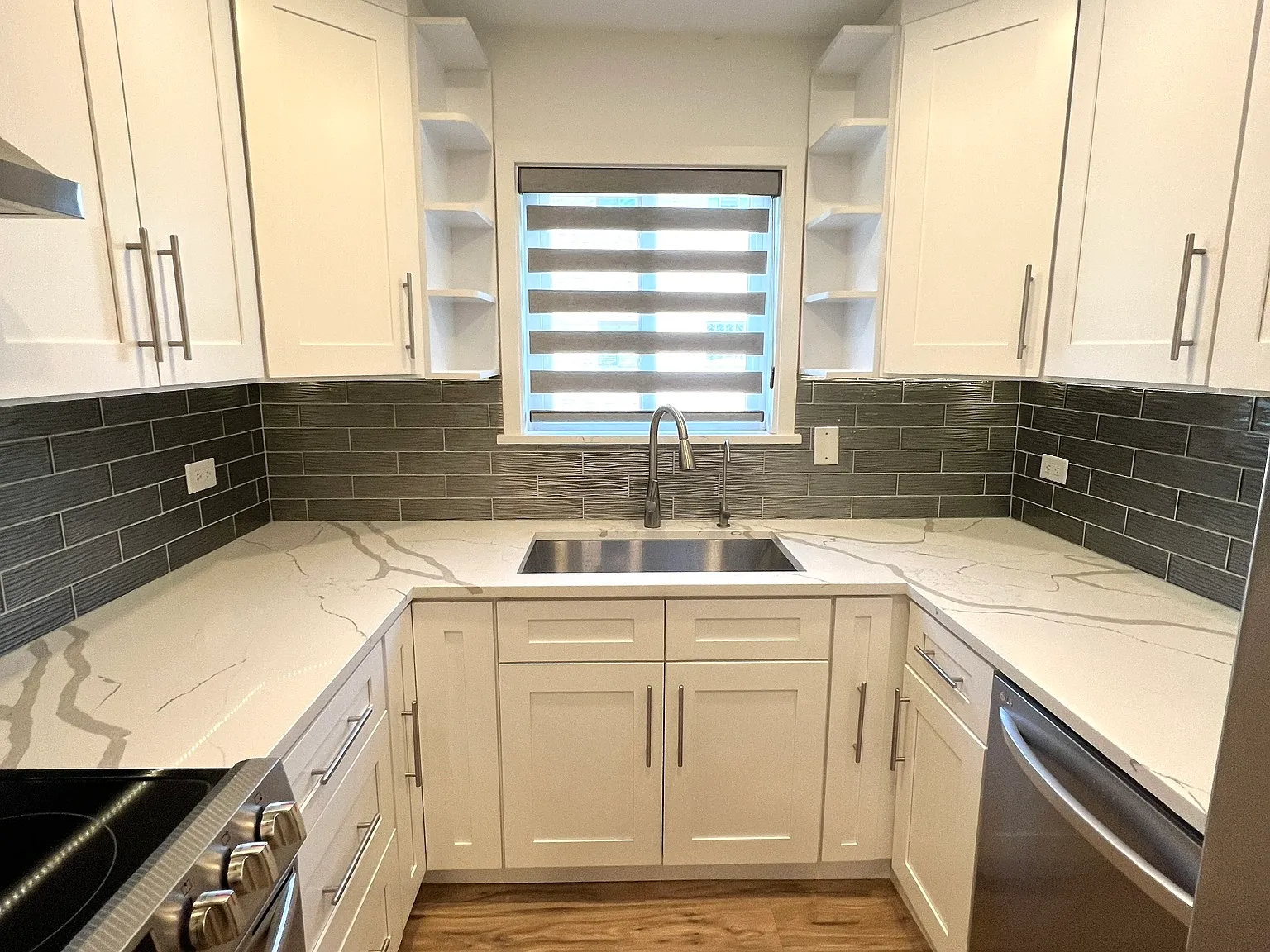 2 bed, 1100 sqft, $2,100 — Photo 1
