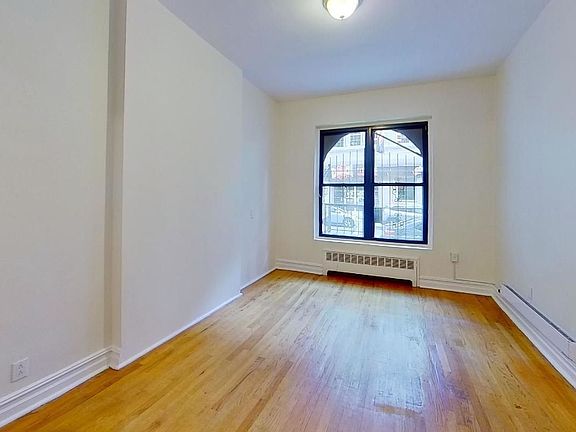 2nd image of 167 W 83rd St #1AA