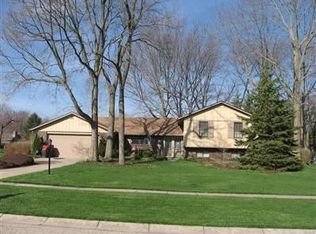 8847 Rooks Mill Ln, Dayton, OH 45458