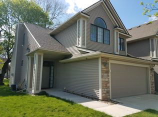 6134 Woodland Dr, West Des Moines, IA 50266