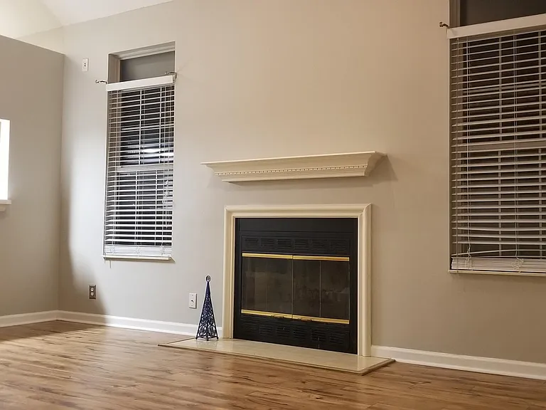 906 Bexhill Ct S — Photo 4