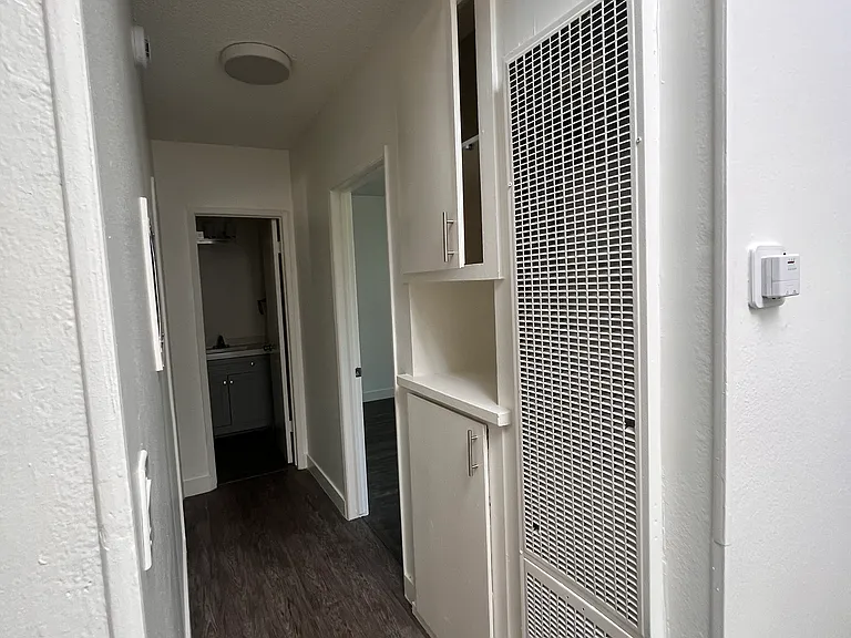 Knotty Apartments — Photo 17