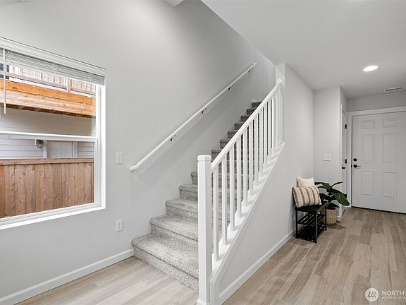 5th image of 6468 Halyard Circle SE