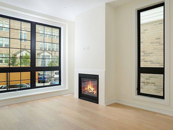 4th image of 513 W 28th Pl